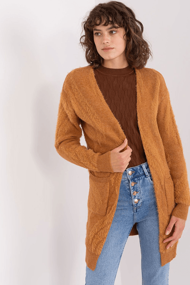 Cardigan AT 